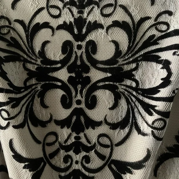 Evening wear - Picture 3 of 7